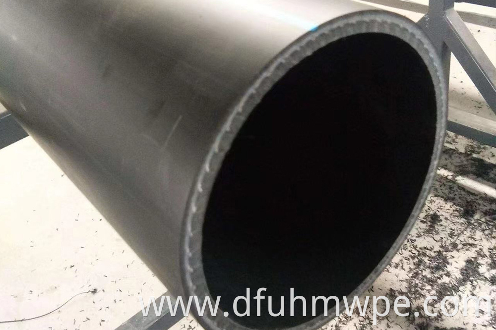 Cross helically wound steel wires reinforced-polyethylene composite pipelines